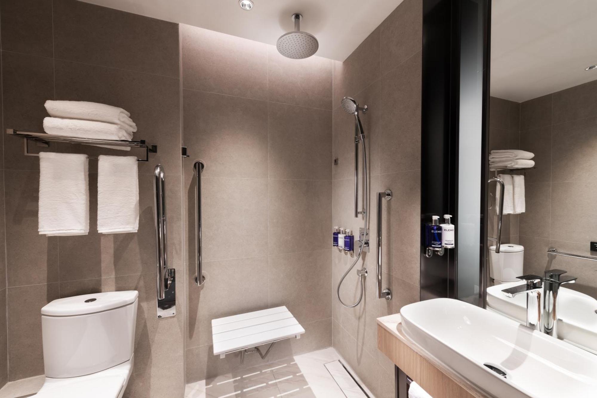 Hotel Dorsett Kai Tak à Hong Kong Extérieur photo